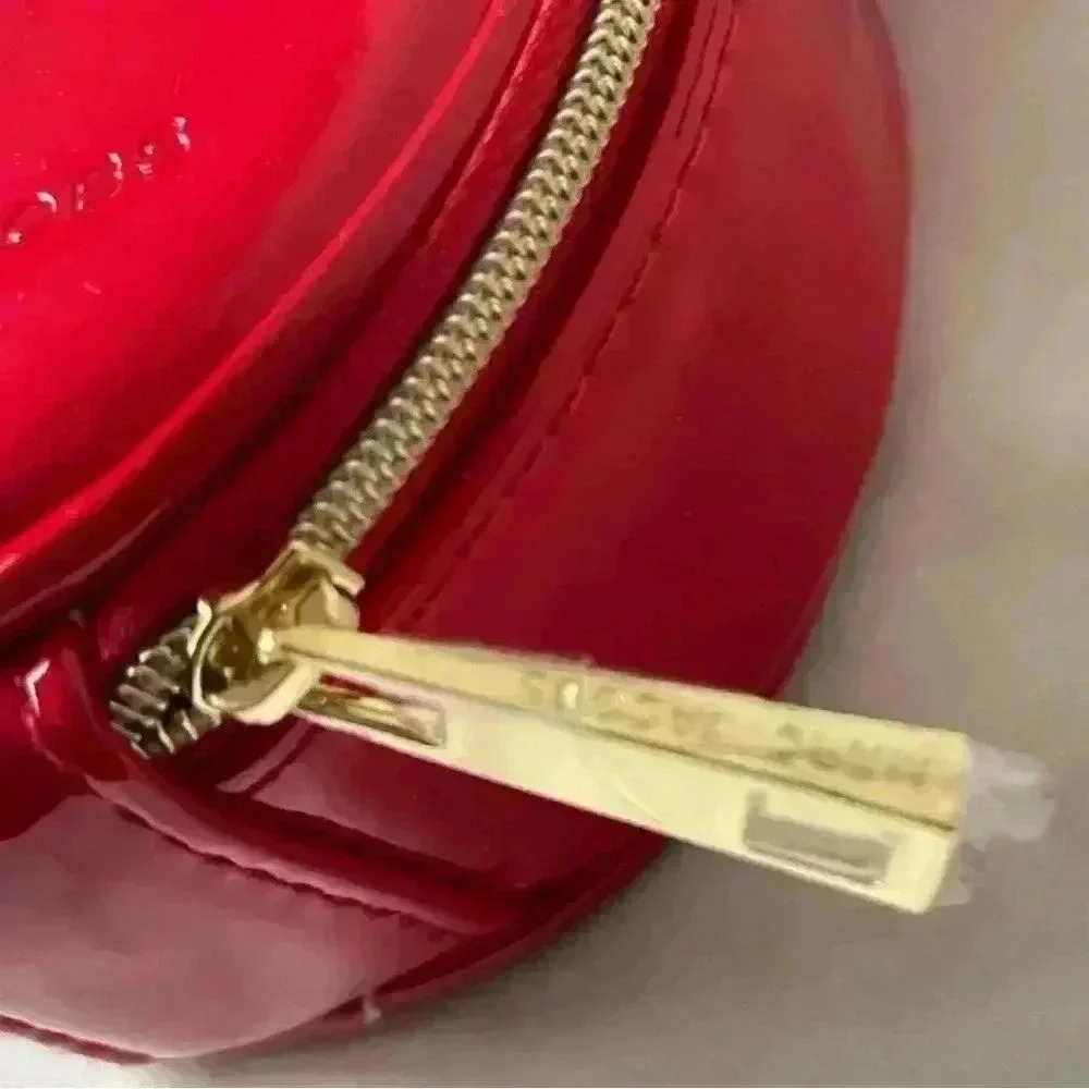 Marc Jacobs NWT Mini 4" Red Patent Leather Crossbody Round Circle Canteen Bag - Picture 10 of 11
